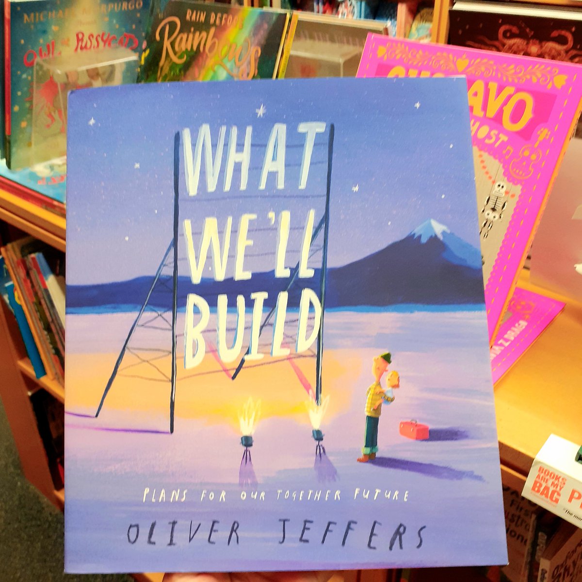 childrensbkshop's tweet image. Something to brighten up our day! #WhatWeBuild by @OliverJeffers is a true keepsake, and you can order your dedicated copies here bit.ly/3l8NWKG
