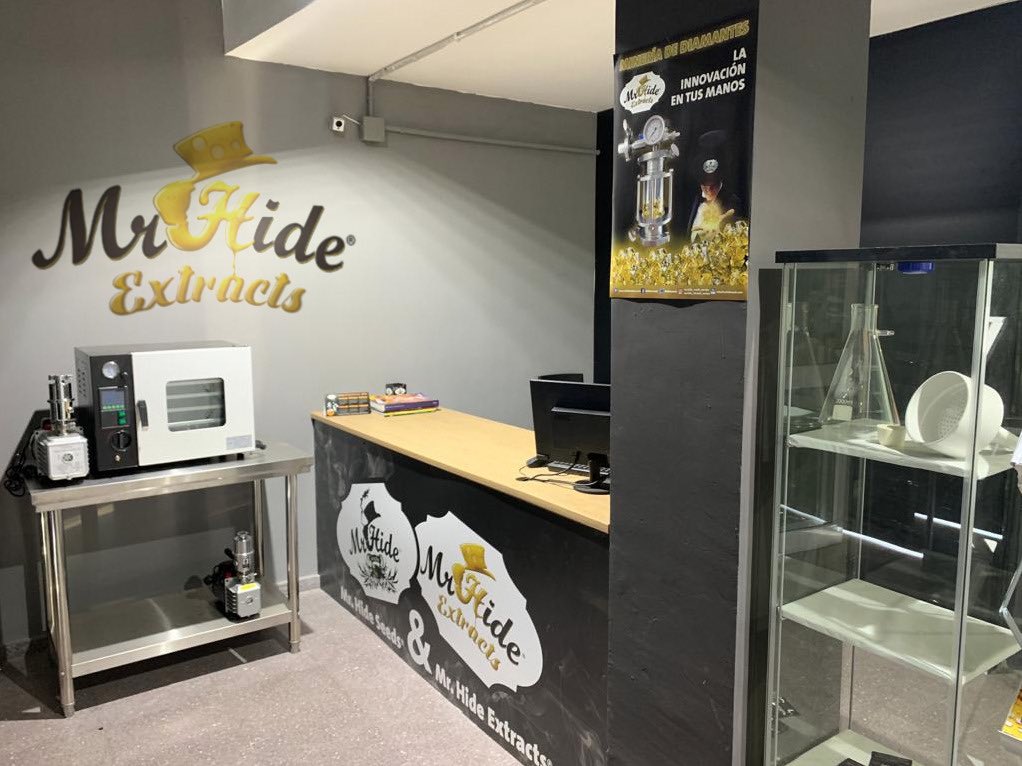 MrHideseeds's tweet photo. Una muestra de nosotros por dentro!!!!@mr.hide_extracts_europa @mr.hide_seeds_europa #cannabiscommunity #710community #marihuanalegal #cbd #dab #cannabisseeds #bho #higlife #cannabissociety #420community https://t.co/JdYGBNOiat