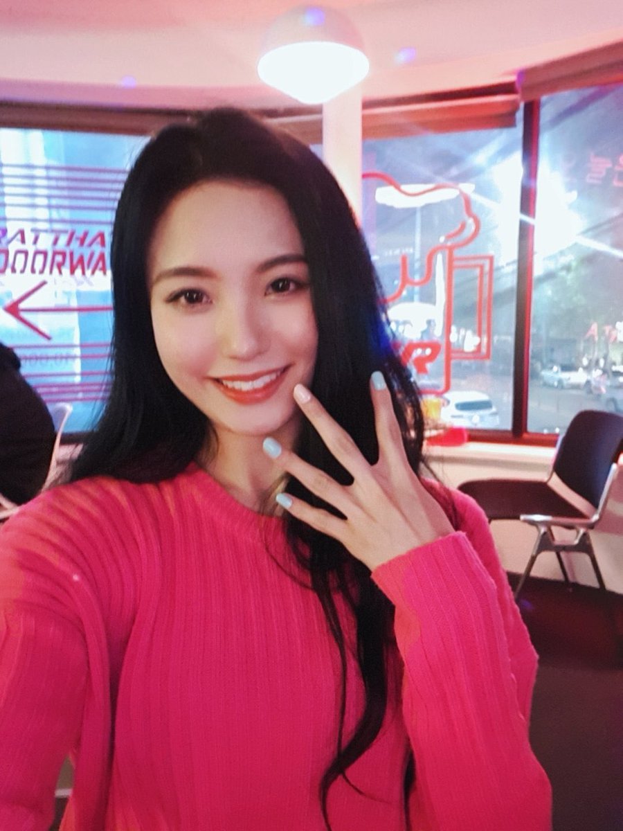arealthinkr's tweet photo. hello! this is a new (possibly the first) pics account for #HYEBIN of #AREAL! pls rt so foreals can follow! :] https://t.co/uU4Cx5NtjU