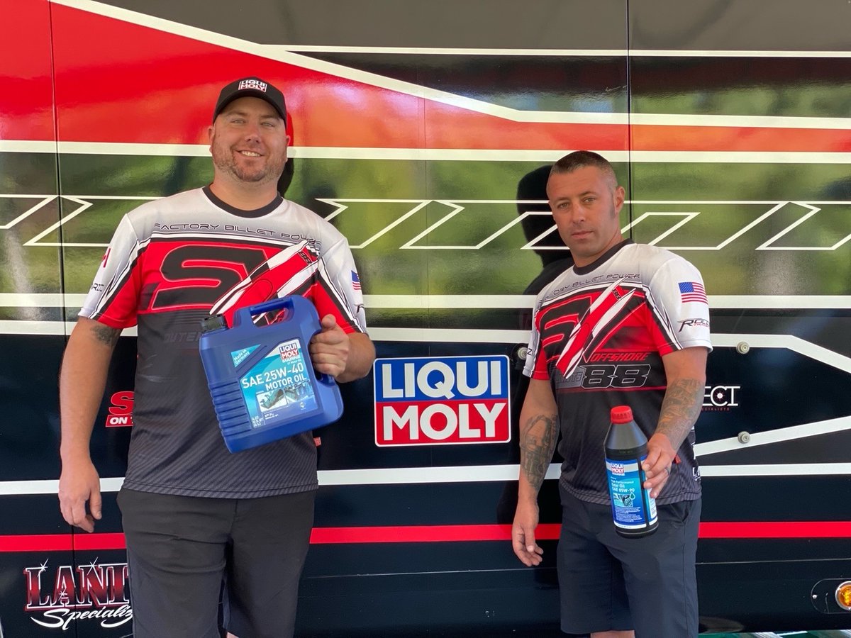 PowerBoatingCan's tweet photo. #LIQUIMoly Announces Sponsorship with @racing_sv
https://t.co/8r9eGwRRWB
#LIQUIMOLY #SVOffshore #SuperCat #motoroil #marineproducts #boating #powerboating #boatingnews #powerboatingnews #boatingmagazine #powerboatingmagazine #powerboat #powerboatracing #raceteam https://t.co/uu74J3y7a3