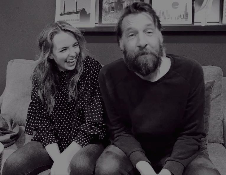 newbandsphase's tweet image. Jodie Comer recording an episode of The Two Shot Podcast with Craig Parkinson in 2018 #jodiecomer #twoshotpod
