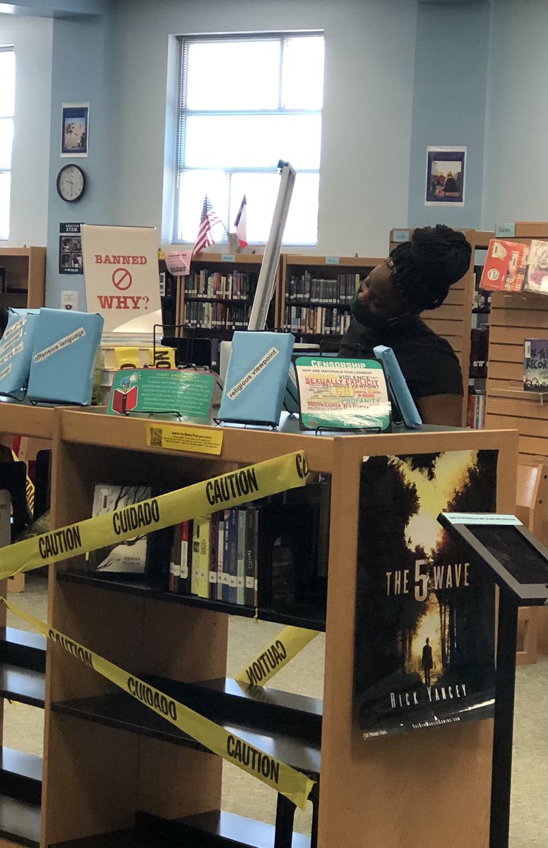 ms_lgarner's tweet photo. @BISD_Libraries @BryanISD #BannedBooksWeek #RLTW https://t.co/48kxYjRdsa