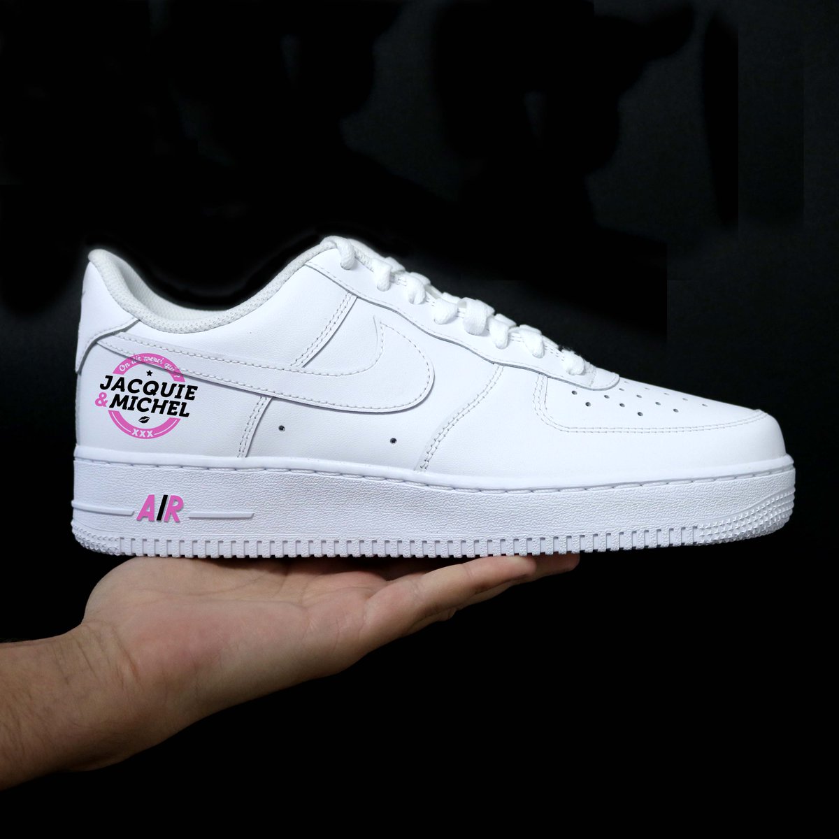 On dit merci qui ? <a href="/JacquieMichelX/">Jacquie et Michel</a> si vous approuvez on la commercialise ensemble 👏 #crazyfriday #custom #sneakers