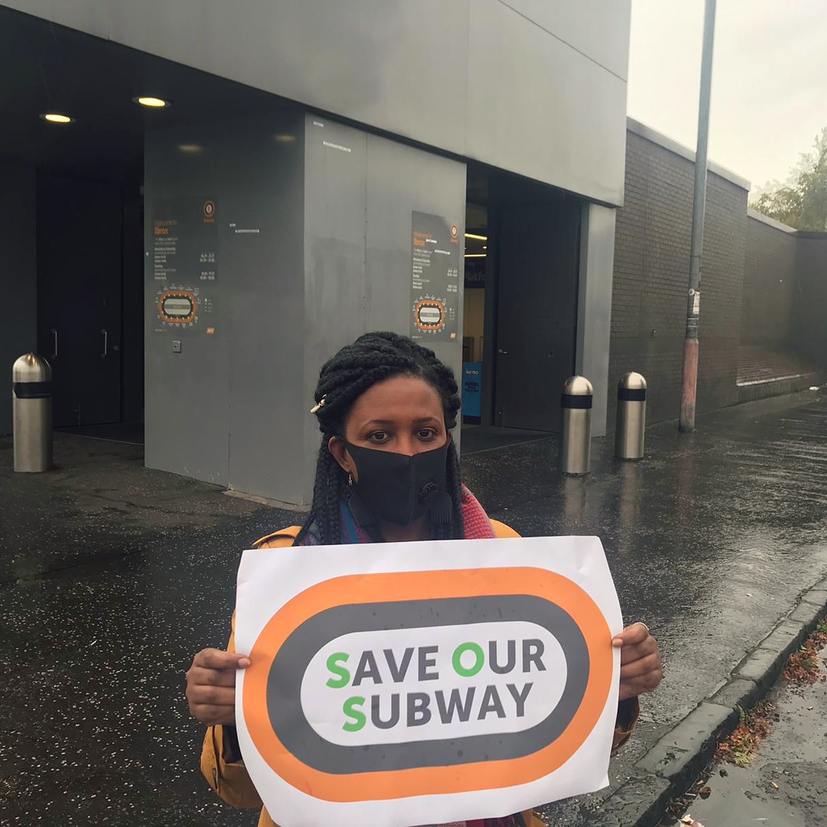 glasgowgreens's tweet photo. Our MSP Glasgow candidate @NadiaKanyange_ outside Ibrox Subway Station ready to #SaveOurSubway. Keep an eye out for our other candidates and councillors fighting on behalf of Glasgow's iconic subway. 🚇💚 https://t.co/uzHx41sQXJ