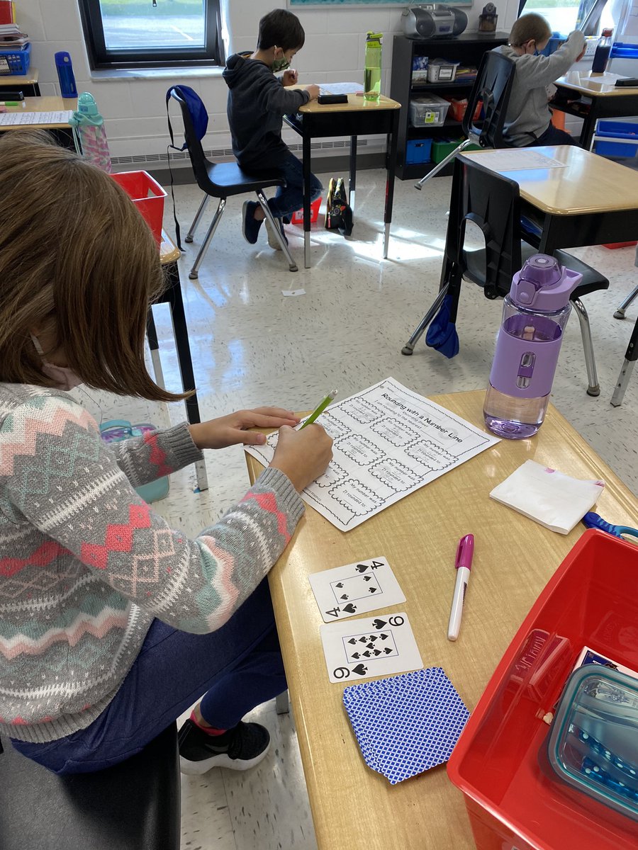 MrsBrule's tweet photo. We are using cards and open number lines to help us round numbers. https://t.co/PSoFuDosRv