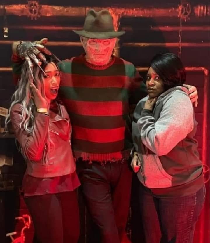 TammyReeseMedia's tweet photo. #31daysofhalloween w/ @LaKisaRenee1
#NJHCFF #FatherEvil #FreddyKrueger #Boogieman #Scary #Horror #HorrorQueens #ScreamQueens https://t.co/DsQj5aOm2F