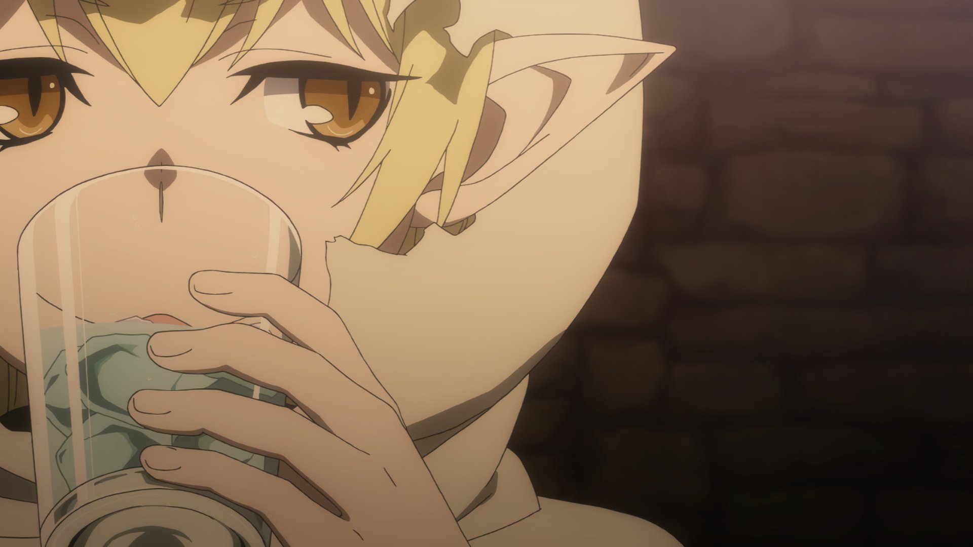 ダンまちシリーズ アニメ公式 4期放送決定 変身魔法でエルフの少女の姿になり 喋るモンスター の情報を探るリリ 酒場で頼んでいたのは エルフが好む霊峰アルヴ山脈の湧水 絡んできたルルネを追い払うのに使った 匂い袋こと 強臭袋 モルブル