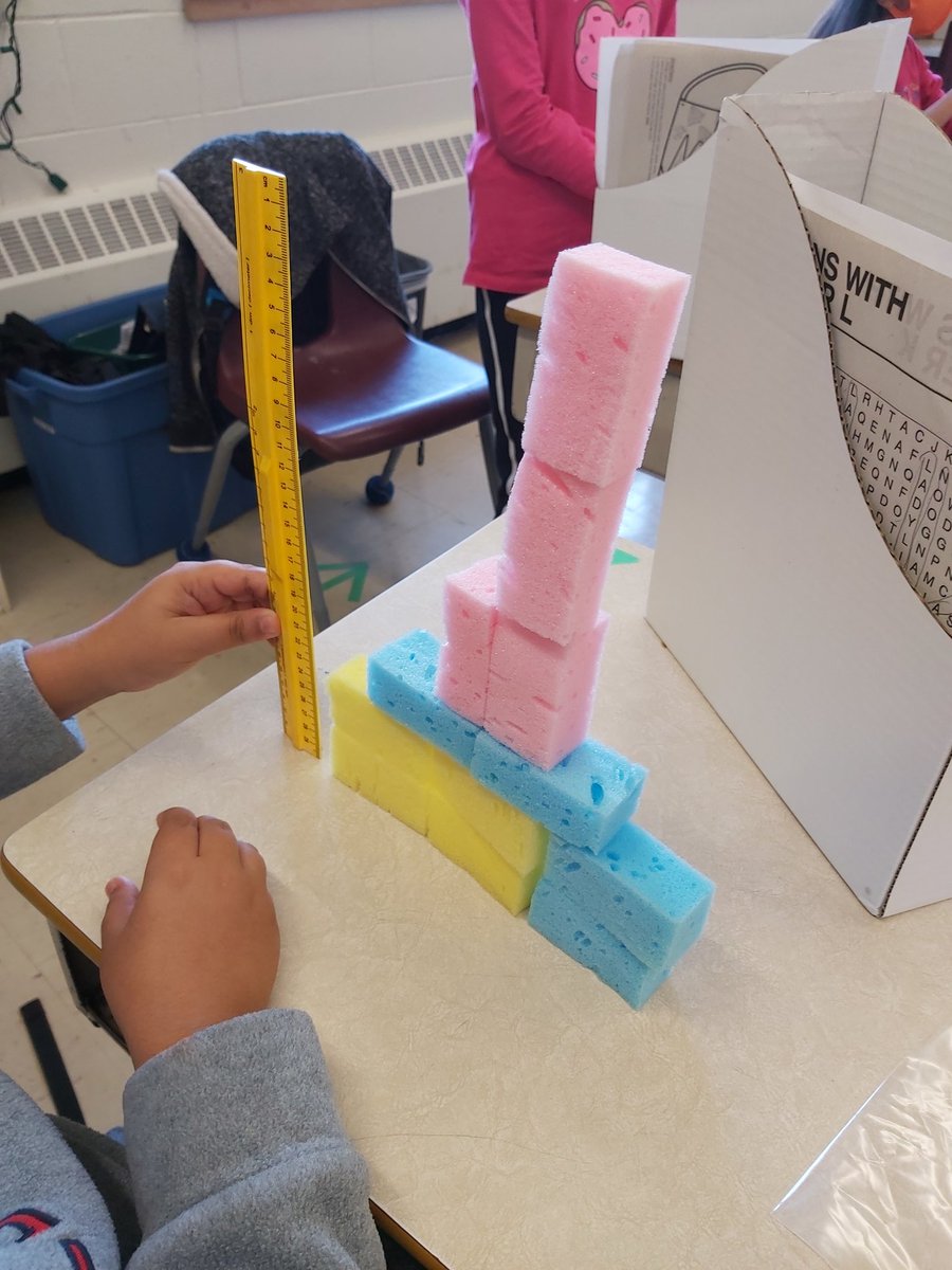 LearningReady4's tweet photo. Ss attempt to build tallest foam structures in 2 mins. 
#STEM #science @TDSBForestManor https://t.co/vfctnifS3Z