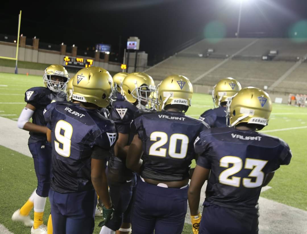 cross_valiant's tweet photo. Game day @ Morgan Academy in Selma,  AL. https://t.co/HFytYUSlp9