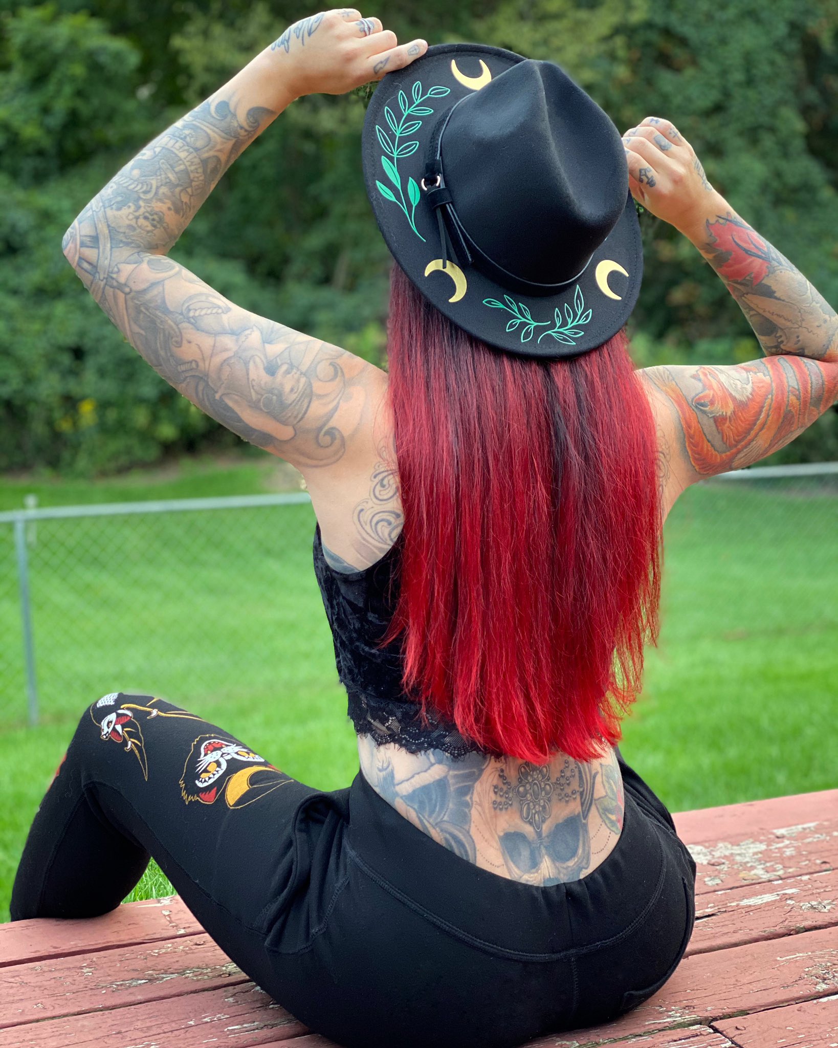 TW Pornstars - Cervena Fox. Twitter. Loving my new hat from @WitchwoodBags 🔥 during Xmas time. 4