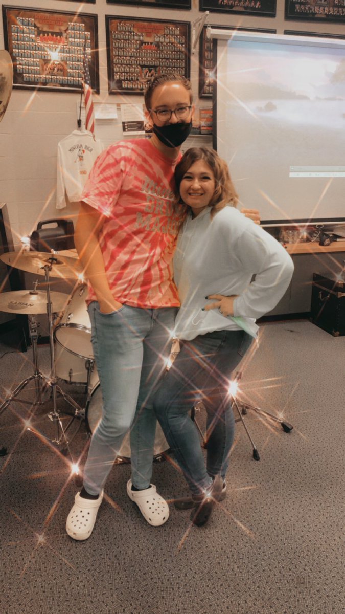 game dayyy😍 but without us again :((  ,, also Alex didn’t do the spirt day so everyone can boo him ...