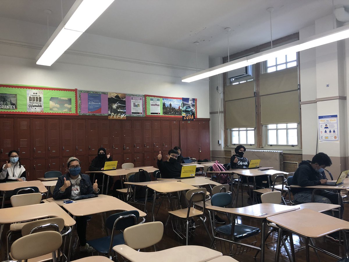 WCBryantHSLIC's tweet photo. Cohort B is loving in person learning! Welcome Cohort B! #twothumbsup #welcomeback @NDwarka1 @DOEChancellor @NYCSchools @SuptLindsey @MabelSarduy https://t.co/YU6H3okgTv