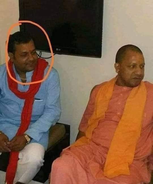 PumpiBaghel's tweet photo. बहन मनीषा वाल्मीकि के हत्याकांड का मुख्य आरोपी संदीप ठाकुर का पिता भाजपा का कार्यकर्ता है, और योगी आदित्यनाथ और मोदी के करीब हैं। अब समझे पूरा माझरा क्या है क्यो उत्तर प्रदेश सरकार आरोपियो को बचाना चाहती है। https://t.co/njzRARhSqd