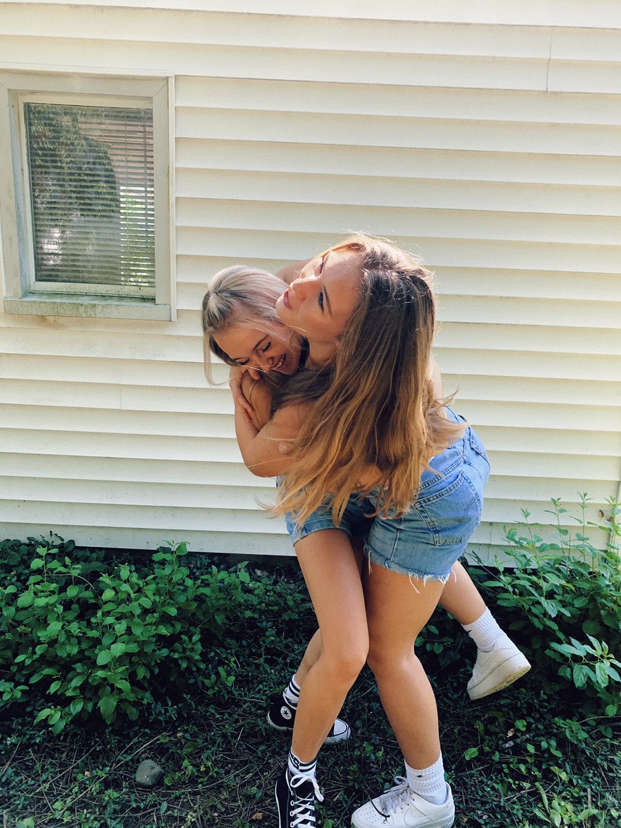 EmmaSliwka's tweet photo. Happy birthday to my bestieeeee, don’t know what i would do without you🤍 the only human I’ll Tik tok with and stay up until 3 am with every night talking☺️love u the most live it up🥰 @paigeadamss_ https://t.co/GmUTNIF37K