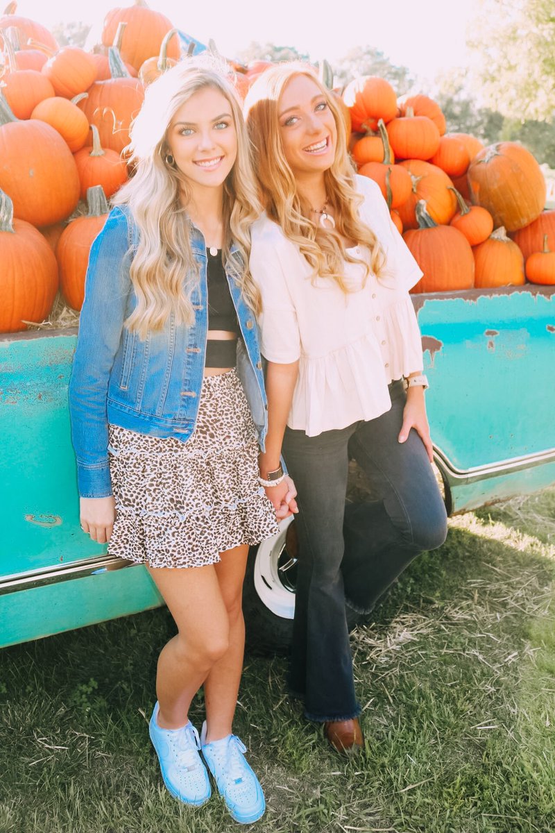 ✰ 𝙷𝚊𝚙𝚙𝚢 𝙾𝚌𝚝𝚘𝚋𝚎𝚛 ✰

↳ We have all the fall feels!!