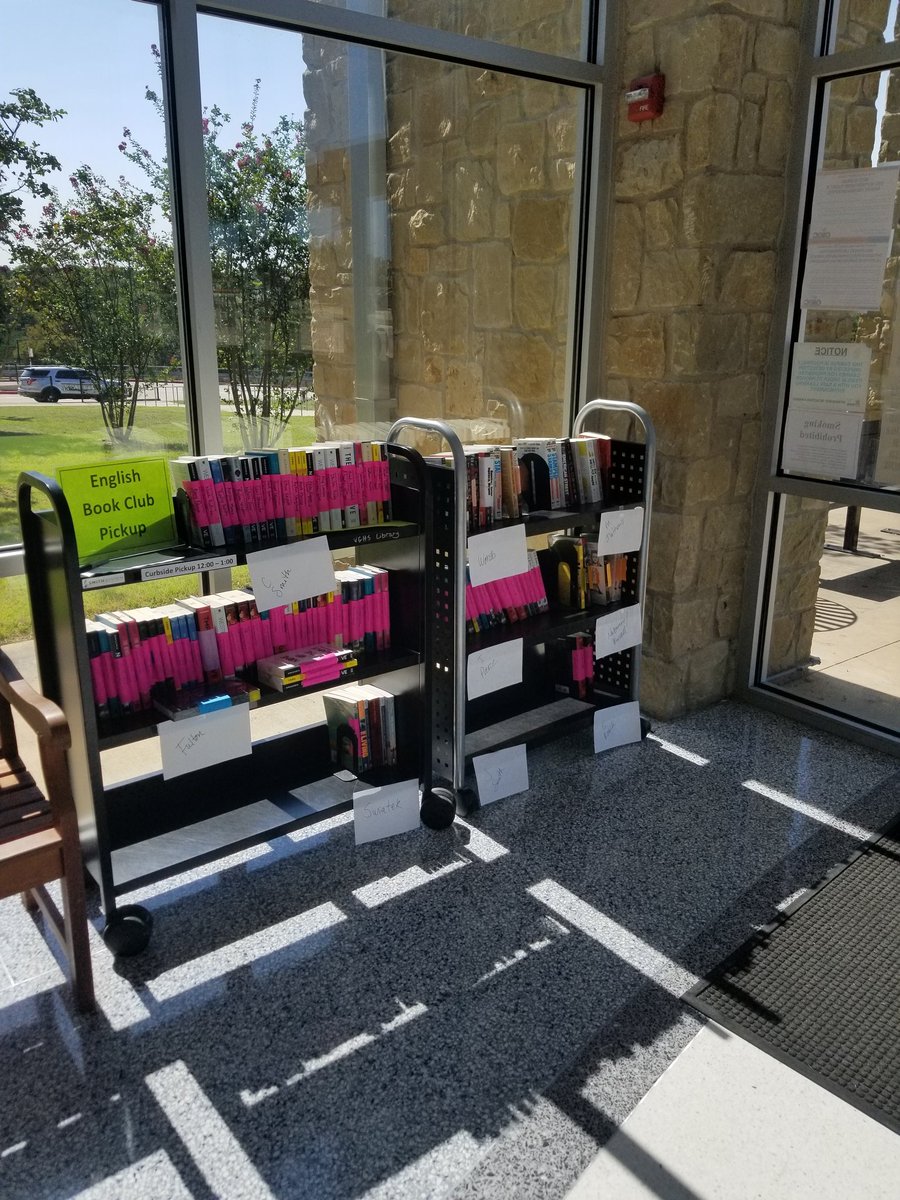 MuggleMallory's tweet photo. Lots of books ready to be picked up curbside! Special shout out to @ViperLibrary for being such an incredible support system ❤ My new classroom library is so beautiful and makes me so happy 💯💯📚 📚 https://t.co/24HnisbBC9