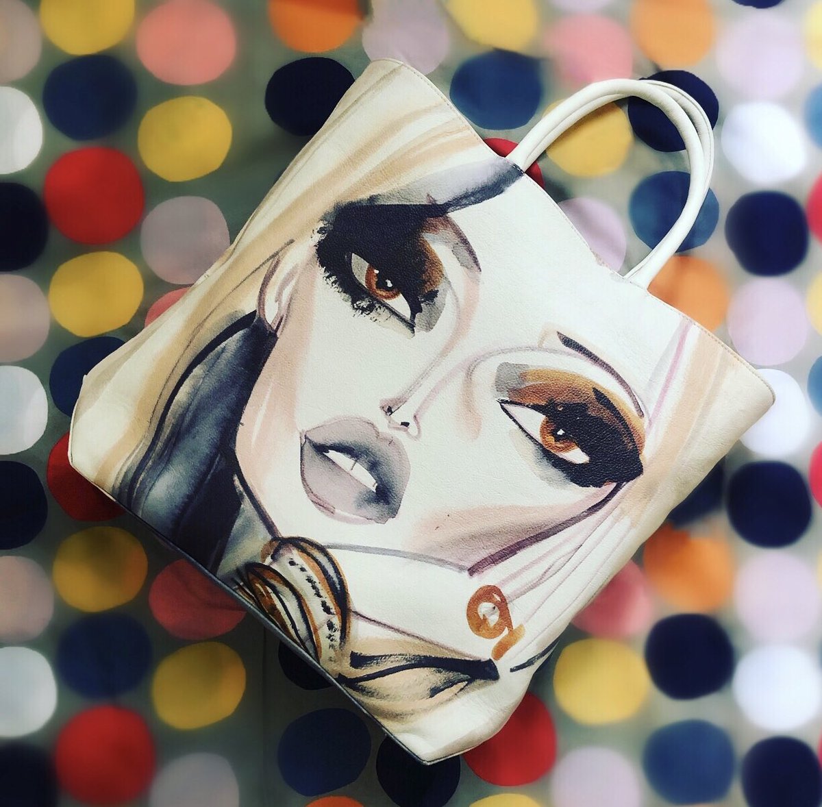 Chocola62511697's tweet photo. Big bag 🖤 #art #artbags https://t.co/bUNmw331G4