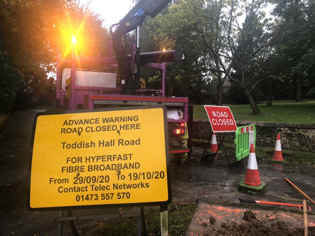 Raining hard-but it doesn’t stop the progress of #hyperfast #broadband #infrastructure in Maplestead, in my Ward today. A much needed &amp; hotly anticipated service. #rural #workingfromhome 
<a href="/CountyBroadband/">County Broadband</a> <a href="/EssexRP/">Essex Rural P'ship</a> <a href="/CPRE/">CPRE, Campaign to Protect Rural England</a> <a href="/NFUCountryside/">Countryside</a> <a href="/Ofcom/">Ofcom</a> <a href="/JamesCleverly/">James Cleverly🇬🇧</a>