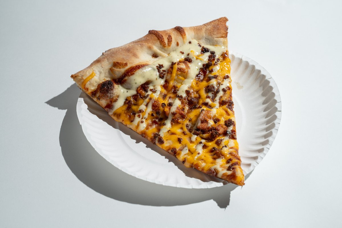 IansMadison's tweet photo. Happy #FreePizzaFriday! 

We’ve got 8 free slice cards up for grabs and you can get entered to win by giving this tweet a retweet. 

We’ll pick one lucky winner on Monday! #IansPizza https://t.co/wDOTrJ67ee