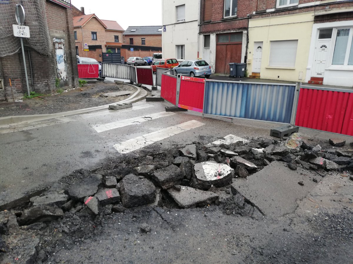 dwattier64's tweet photo. Visite chantier afin d accélérer le déploiement FTTH Orange  tout en profitant des travaux de voirie sur Roubaix . Merci pour la réactivité des équipes présentes (MEL,Ramery et Axians). 👍 https://t.co/PQBrGna9Q2