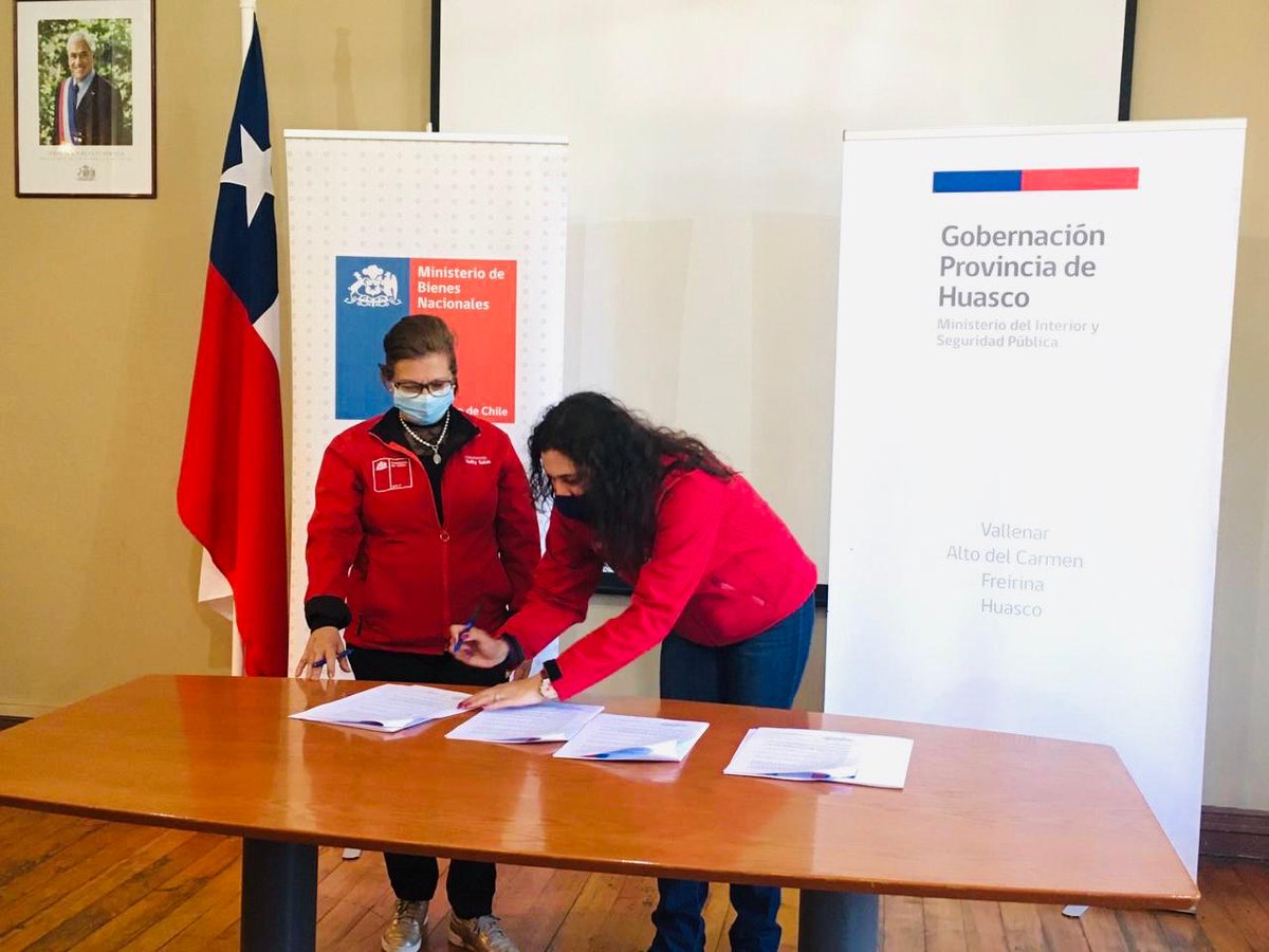 Convenio para atención de <a href="/MinisterioBBNN/">Bienes Nacionales</a> en la  prov. del Huasco, suscriben @GoberHuasco <a href="/NellyGaleb/">Nelly Galeb Bou</a> y Seremi <a href="/CarlaGuaita/">Carla Guaita Carrizo</a>. Una vez al mes una profesional de <a href="/MinisterioBBNN/">Bienes Nacionales</a> realizara atención presencial en las oficinas de @GoberHuasco Una atención más cercana con la gente.