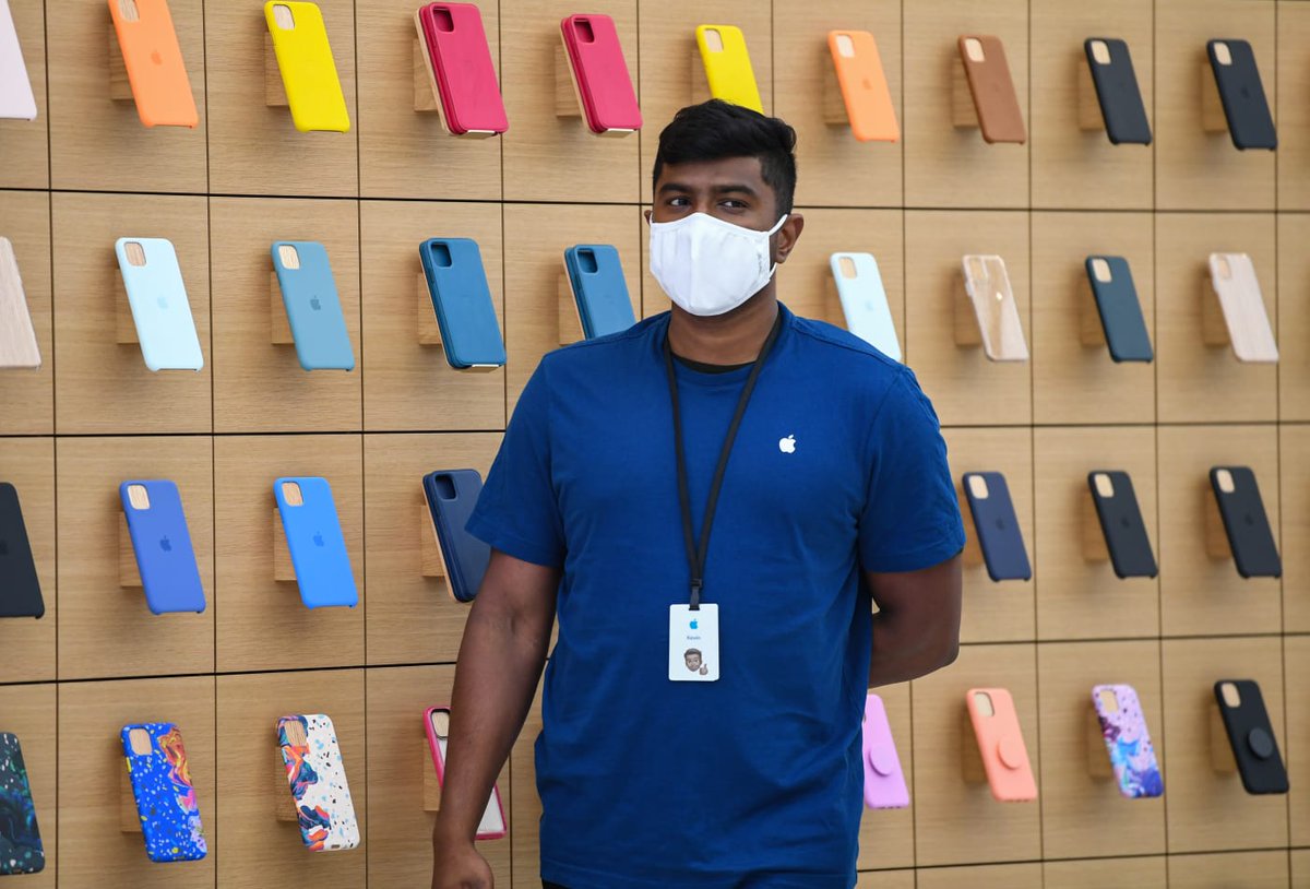 BlueBearPPE's tweet photo. Apple engineers designed a custom face mask for employees — take a look
https://t.co/WgtroGz8yo https://t.co/AArdwPpgKh