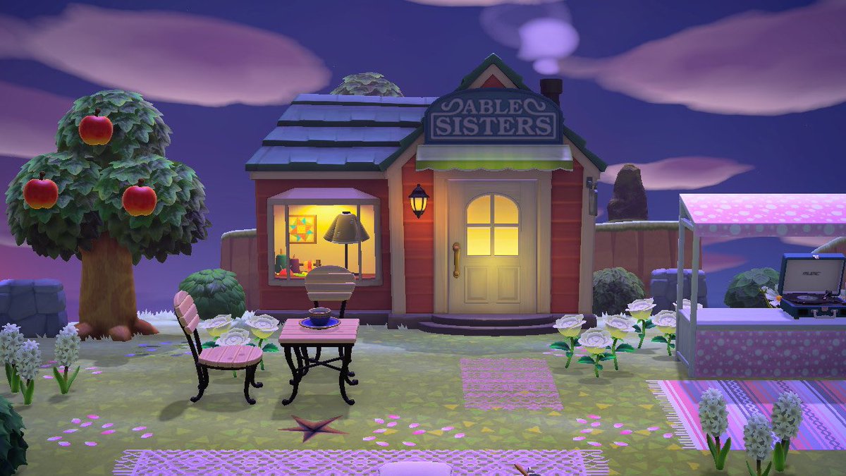 vicsACNH's tweet photo. after hours of work i finally renewed Westcastle and i am loving how it turned out. 
it’s really satisfying seeing how much it improved since the beginning!🤧

if u wanna visit: DA-4413-9975-6745🧡

if u visit and take pics, tag me!🥰
#AnimalCrossing #ACNH #acnhdreamaddress https://t.co/vVOkmL0eWL