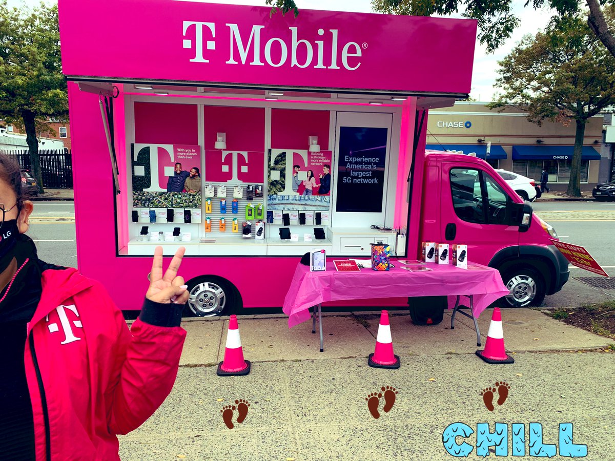 Unchristopher1's tweet image. 😃Need another 📲 phone to help manage your day to day? 🔦Look no further. 🚚 Visit us at the Georgetown Plaza on Ralph Ave in Brooklyn and find out how you can get a FREE SMARTPHONE ON US! 🤗 #BeepBeep #NERocks