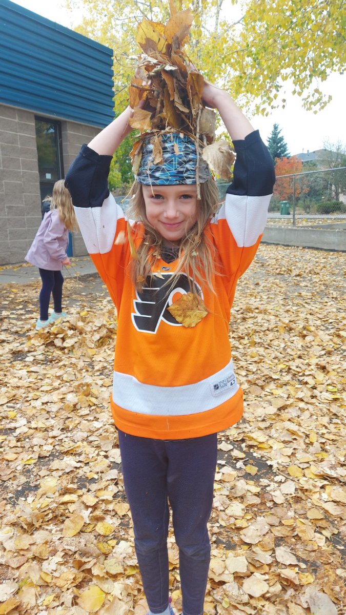 What a great fall day <a href="/EBarrettRVS/">École Elizabeth Barrett RVS</a>!  Also, nice jersey kid! :)
