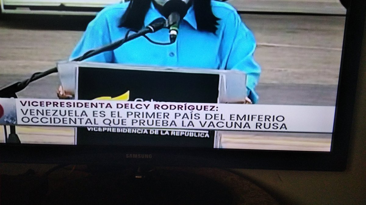Naldoxx's tweet photo. Habrá llegado una vacuna, pero lo que no llegó fue la ortografía. https://t.co/pGpekaxrBA