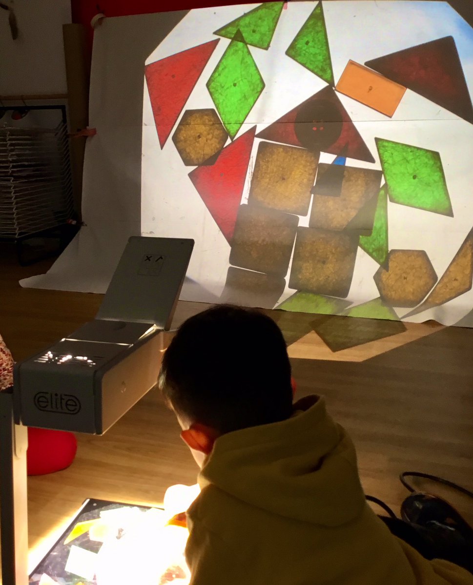 the_ECCC's tweet photo. More brilliant shadow play today as the children built on their previous learning and used coloured shapes to create patterns #shadows #curiousity #exploringlight https://t.co/gYaYneHXGA