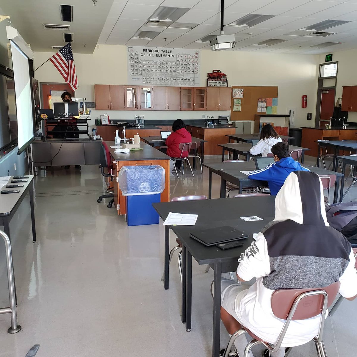 MVHSMonarchs's tweet image. Monarchs in the Wild - it feels good to have students back on campus with Level 2. Kudos to students $ staff for a safe and successful week 👏  #RoadmapforReopening #1stweekoncampus #itsagreatdaytobeamonarch