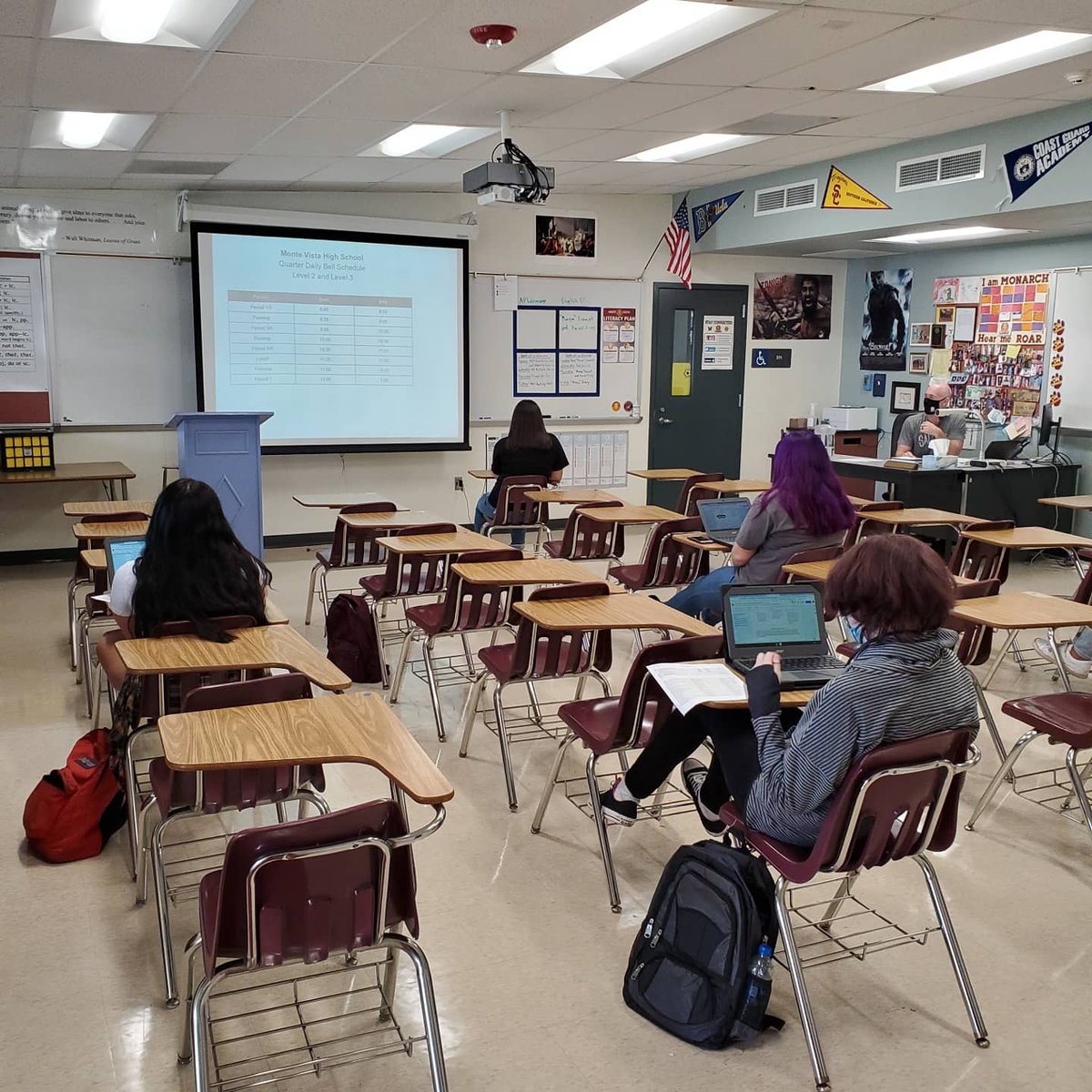 MVHSMonarchs's tweet image. Monarchs in the Wild - it feels good to have students back on campus with Level 2. Kudos to students $ staff for a safe and successful week 👏  #RoadmapforReopening #1stweekoncampus #itsagreatdaytobeamonarch