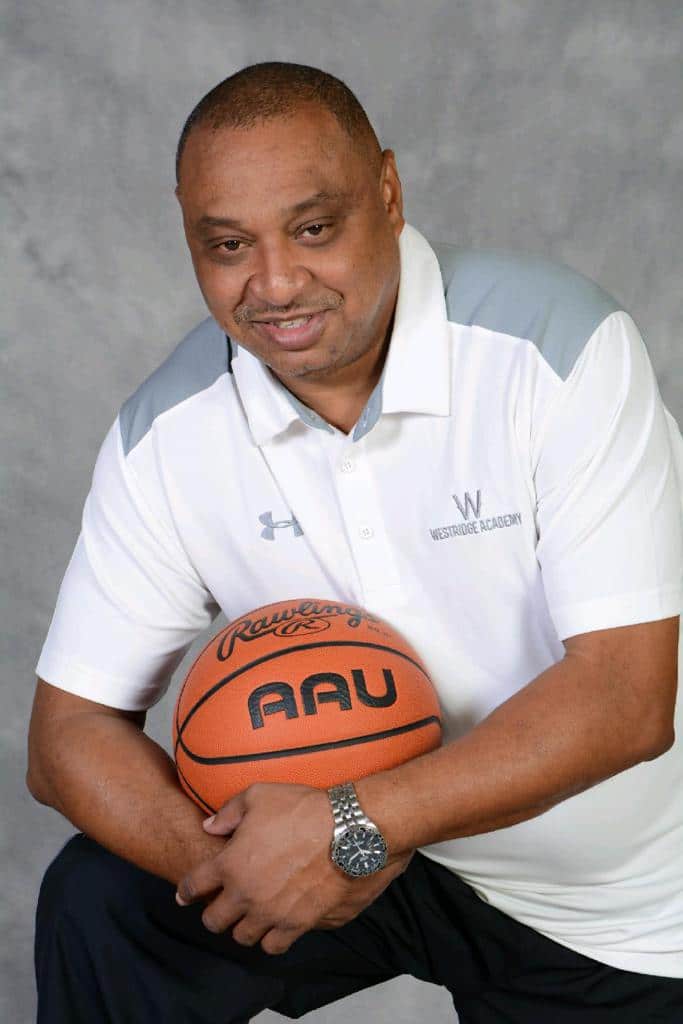 HoopDreamsAAU's tweet photo. I would like EVERYONE reading this to put Delaney Rudd @DelaneyRudd1 in your next prayer. My guy is in the Hospital due to COVID-19. We as a basketball community need to stick together.  He has his own program and has for years, but SO WHAT! Please pray for his speedy recovery. https://t.co/73b6ms6v94