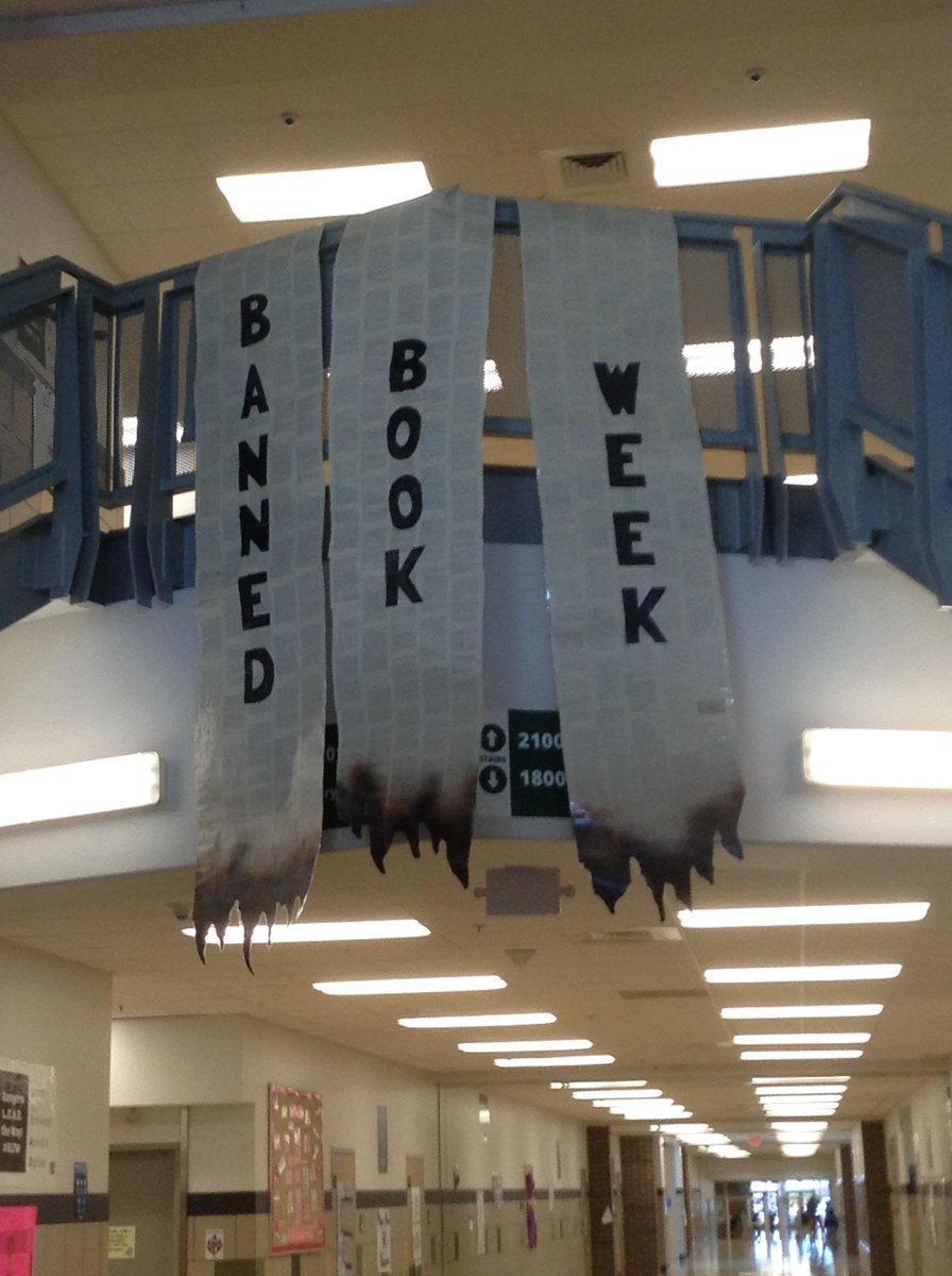 BISD_Libraries's tweet photo. L๐VE seeing our #RudderRangers checking out books from the #BannedBookWeek display! Celebrate your #FreedomToRead! #ReadTheBanned @BryanISD @BISD_ITech @RudderHS_BISD @ms_lgarner #WeLoveOurBISDLibraries #RudderRangerLibrary https://t.co/1RGLri6r6I