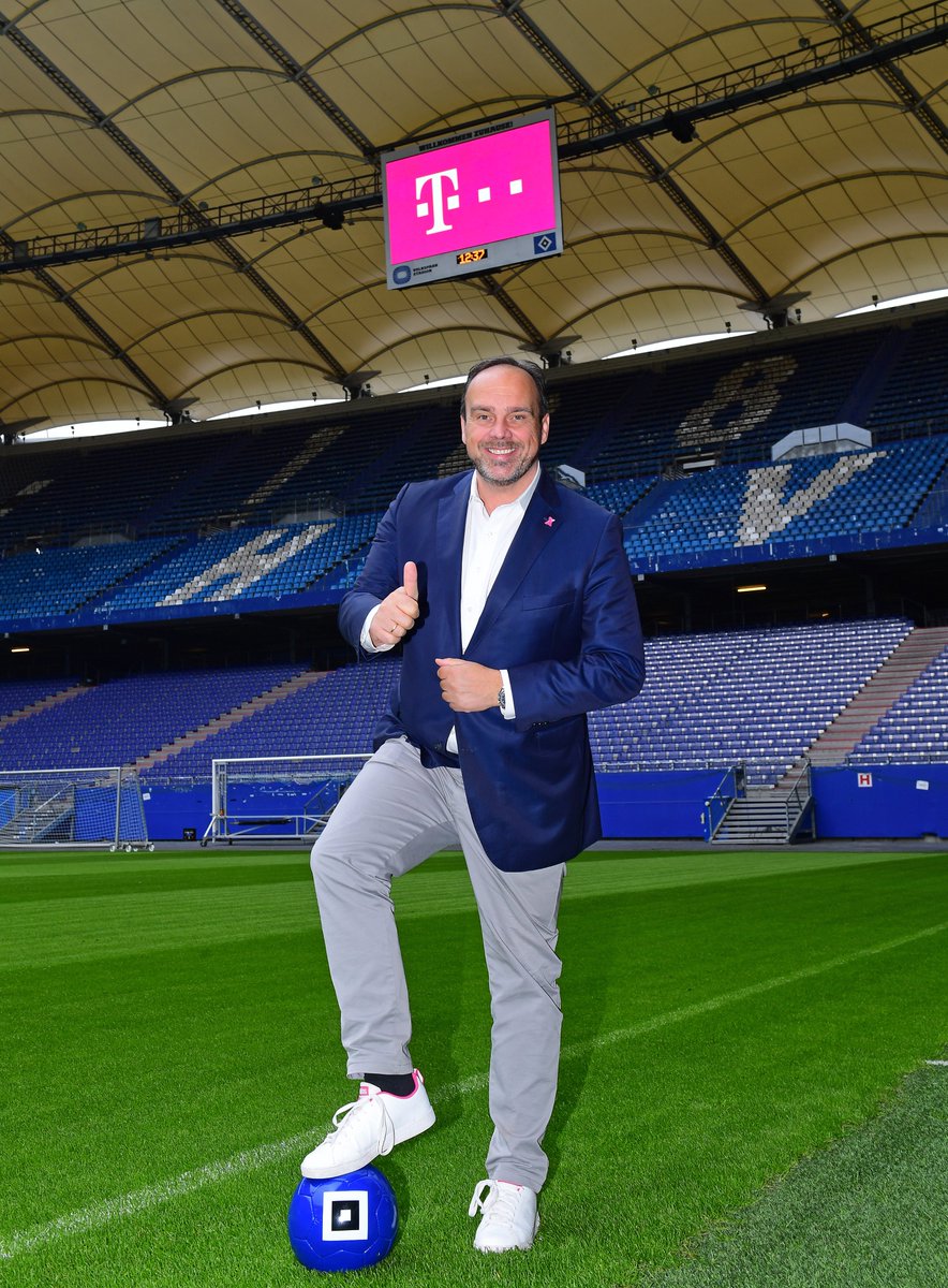 Die <a href="/deutschetelekom/">Deutsche Telekom</a> wird neuer Exklusivpartner des <a href="/HSV/">Hamburger SV</a> für #Technologie und #Innovation! Gemeinsam digitalisieren wir das Fußballerlebnis in #Hamburg. Unser Ziel: Den HSV zum digitalen Leuchtturm zu machen, um den Fans ein innovatives, digitales #Stadionerlebnis zu schaffen.