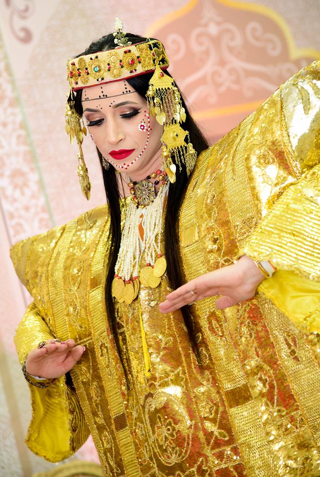 4) The Jelwa The jelwa is practised in different coastal region of the country: the Sahel, the Cap Bon & Sfax.In Sousse, the bride would have elaborate motifs painted on her face.I've read that the white dots represent the tears of the bride who is sad to leave her family.