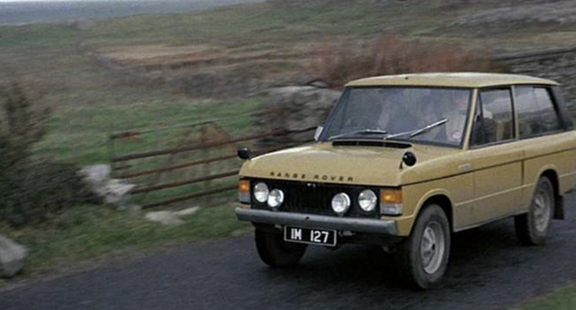 Il pleut , il y a du vent comme en Irlande. Alors, ce soir,  j’ai revu avec beaucoup de plaisir «Un taxi mauve» je vais rêver d’un diner avec ces cinq acteurs à ma table !