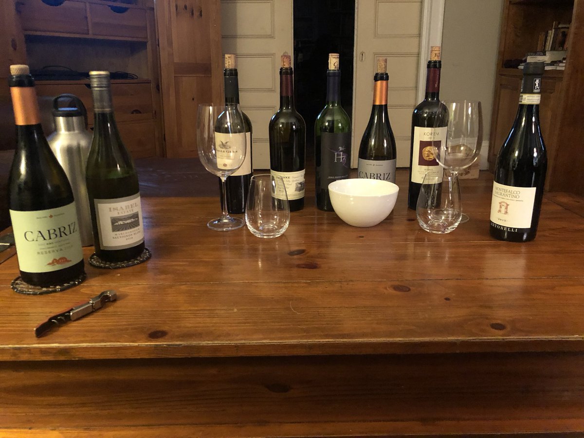 BinEndsWine's tweet photo. Friday night work assignment. https://t.co/zLUuHhnL5p