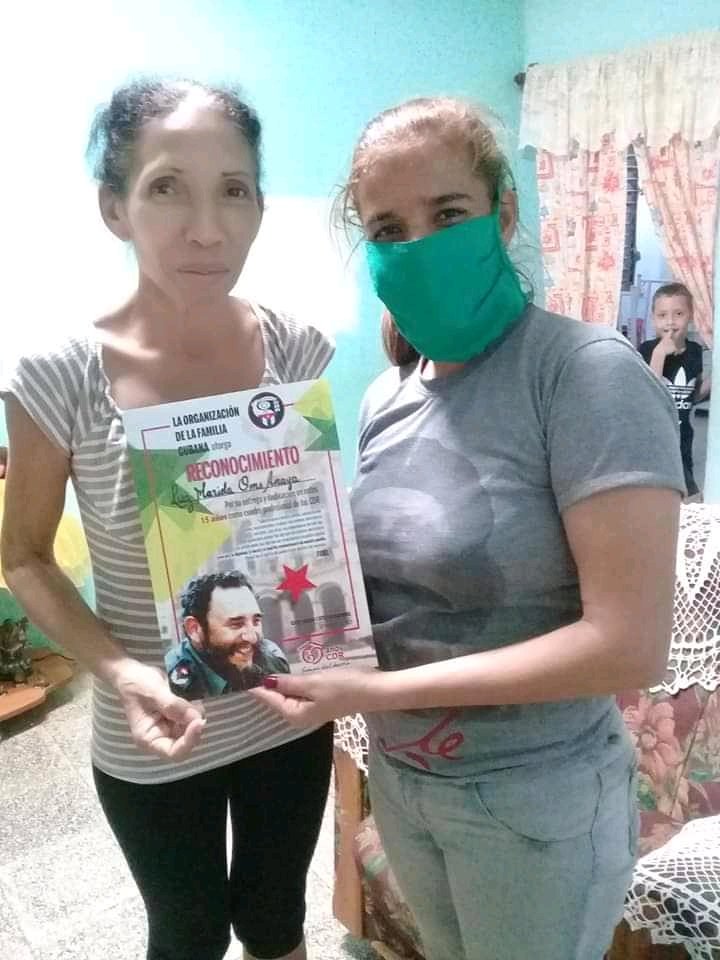 Felicitan a Coordinadora Municipal de los CDR en Boyeros por el trabajo realizado cada zona ennla prevención y lucha contra la Covid.
<a href="/IBoyeros/">Intend.boyeros</a> ,<a href="/UBoyeros/">UJC Boyeros</a>