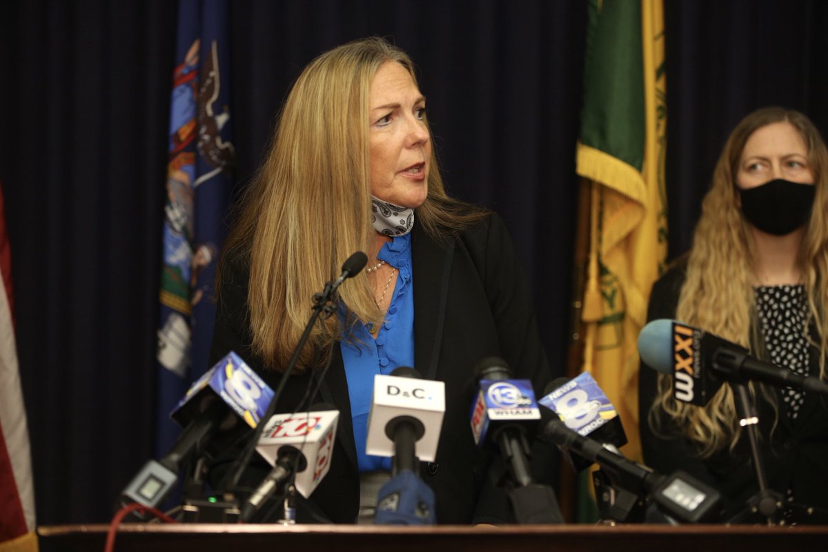 Monroe County DA Sandra Doorley says #roc mayor Lovely Warren will be arraigned Monday after being indicted by a grand jury on campaign fraud charges. ⁦<a href="/DandC/">Democrat & Chronicle</a>⁩