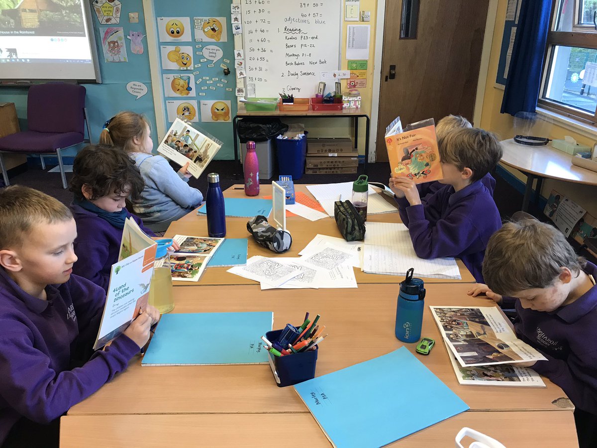 LochardilPS's tweet photo. @NessBookFest1  #nbfrecord #readalong  P3a enjoying reading their books 📚 https://t.co/8rBpHTkMAa
