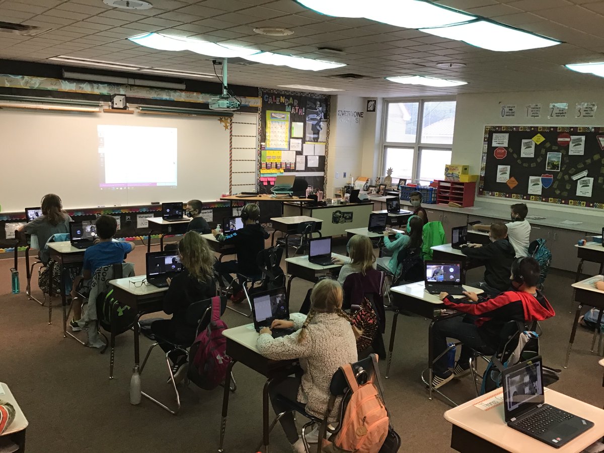 Working in groups looks different in 2020 but my class is demonstrating their resilience and adaptability. Today they worked in groups (using TEAMS Breakout Sessions) and started working on creating our class mission statement. I love this class! 😊@cbgrovelandel