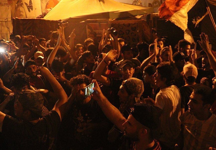 ali_almikdam's tweet image. Tahrir Square in the center of the capital #Baghdad, now for the second day in a row, Iraqis are still gathering to celebrate the one-year anniversary of the start of the
#Octoberprotests 

ساحة التحرير وأجواء المساء🇮🇶

#ıraqprotests
#October2020