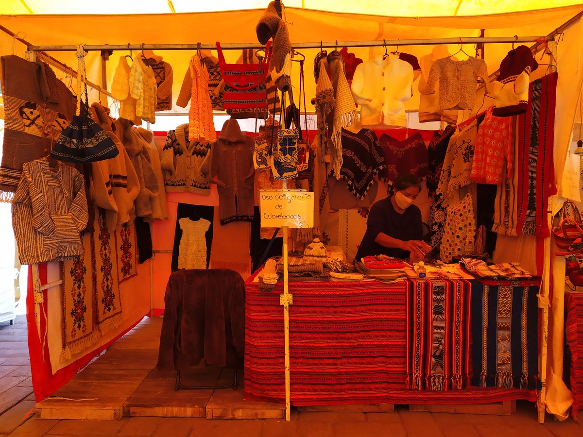 GXonacatlan's tweet photo. EXPO artesanías Xonacatlán te invita a asistir del 02 al 05 de octubre en un horario de 09:00 a 19:00 horas, en dónde encontraras gran diversidad de productos elaborados por artesanos originarios del municipio. #CompraLocal https://t.co/KrPf3qOaHm