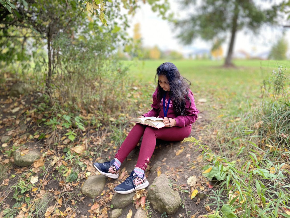 Winegard45's tweet photo. Find our #magicspot today for D.E.A.R time in our forest at William C. Winegard P.S. #dropeverythingandread #getoutside #GetOutdoors #education #grade4 #grade5 https://t.co/hRmCi4zEe2