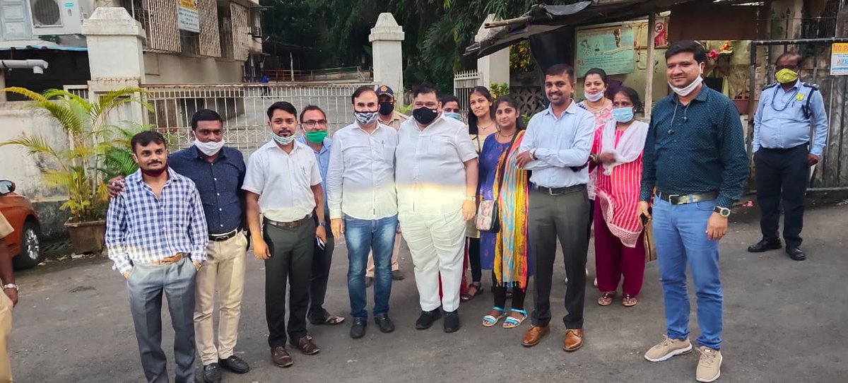 अभिजीत राणे यूथ फाउण्डेशन के अध्यक्ष श्री <a href="/ABHIJEETRANE/">ABHIJEET RANE Office</a> की मध्यस्थता से आज भाजपा नेता <a href="/VinodMishra4U/">Vinod Mishra</a> के विशिष्ट आतिथ्य मे स्कूल प्रबन्धन समिति तथा पीटीए सदस्यों के बीच कोरोना काल में ली जाने वाली फीस के मुद्दे पर बहुप्रतिक्षित पहली और प्रभावी बैठक हुई।
राणे साहेब के आभारी है 🙏🙏