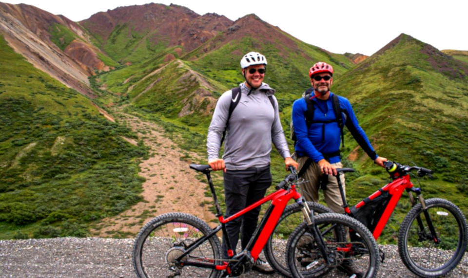 NatlParkService's tweet photo. Bicycles offer spectacular opportunities to explore park resources.  New regulations provide clarity on the use of e-bikes within parks to enhance fun, healthy, and accessible recreational opportunities that support active transportation options. More: https://t.co/NZtmsXdNEq https://t.co/ukPgovfuy7
