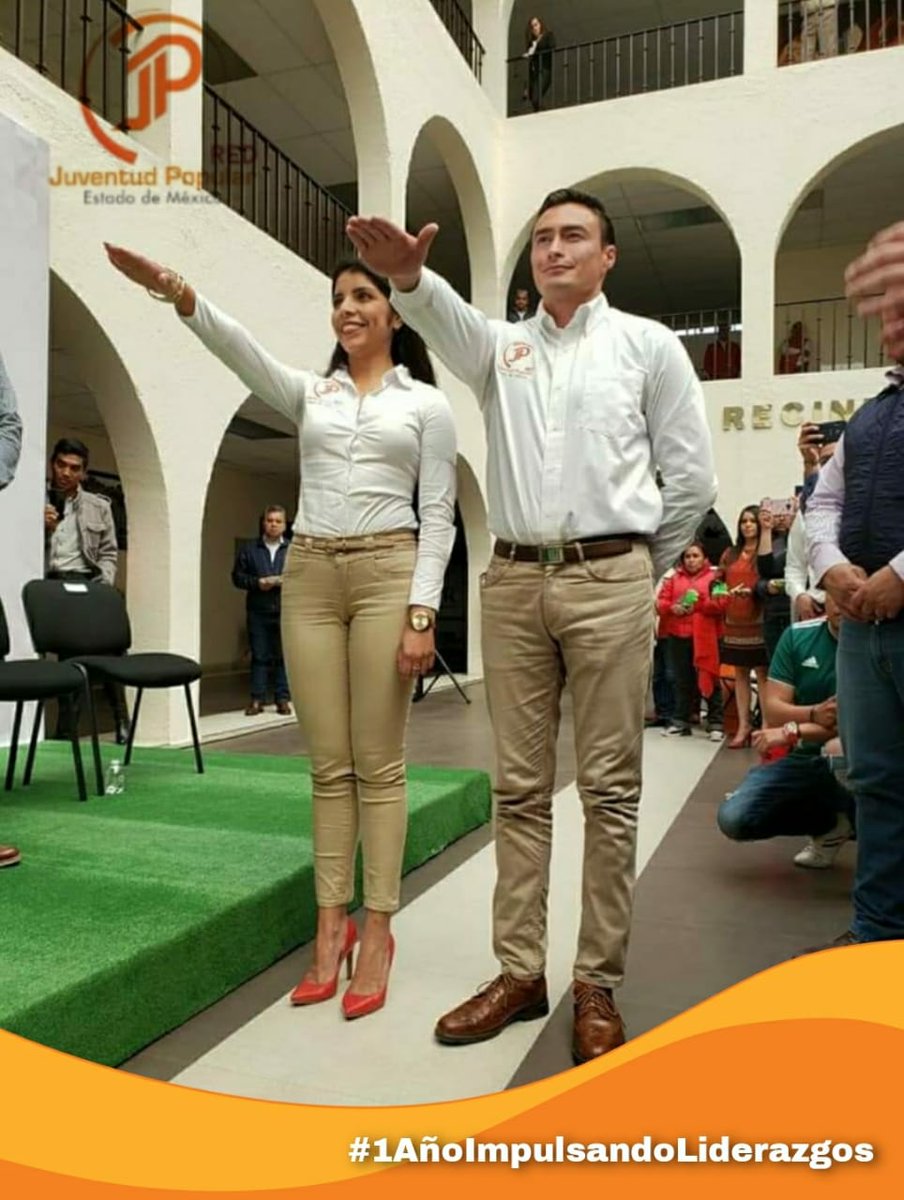 AlfredoIvan_Alv's tweet photo. 2 d Octubre no se olvida
Para los jóvenes debe servinos d reflexión, p/ preguntarnos
¿Qué aportamos a nuestro México?
Hace 1 año, asumí el más grande reto y compromiso en mi vida
Estoy muy agradecido por ello @AlejandraDMV @_sandramendez
#1AñoImpulsandoliderazgos
@alfredodelmazo https://t.co/MjmSEYL0ed