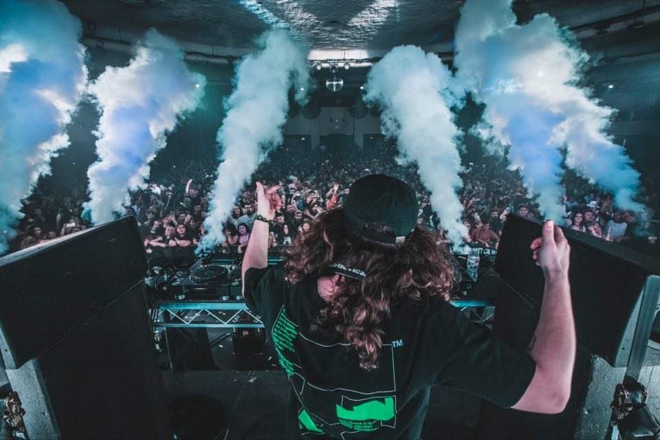 SIMshows's tweet photo. SOLD-OUT
The only thing left for @Subtronics is add-on tickets for vehicles already set.  Thanks for our first sold out drive-in event! This stacked lineup is gonna wreck us, and we can’t wait! #maskup #socialdistancing #cyclopsarmy #edm #simshows https://t.co/XHWTtUNljX